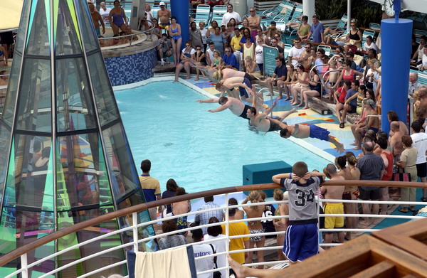 Belly Flop Contest, Voyager of the Seas Belly Flop Contest, Voyager of the Seas